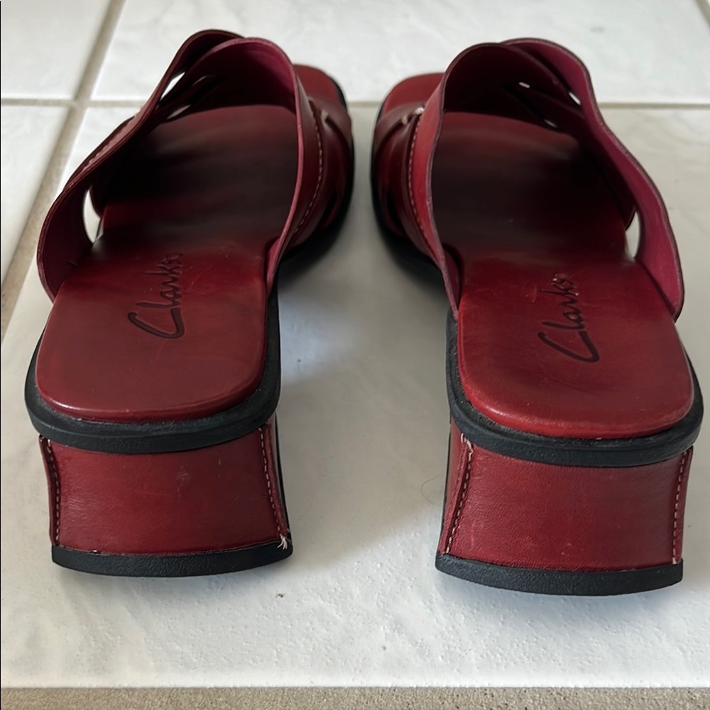 Clarks Red Leather Slide Sandals Womens 7.5 Block Heel Comfort Mule Slip On - Picture 5 of 5